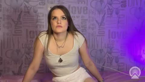 Snapshot of elsa_rioni chatting on June 24, 10:09 pm elsa_rioni online show from June 24, 10:09 pm