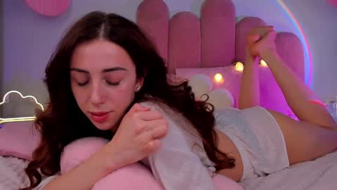 Snapshot of elsa_xo chatting on February 7, 11:45 pm Michelle online show from February 7, 11:45 pm