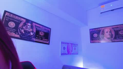 Elsa online show from January 30, 12:06 pm