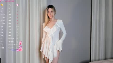 Elizabeth online show from October 20, 3:45 pm