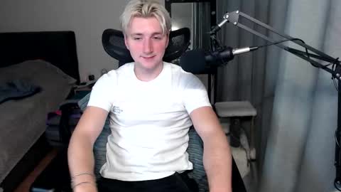 Elvin Vaenight online show from October 5, 11:35 pm