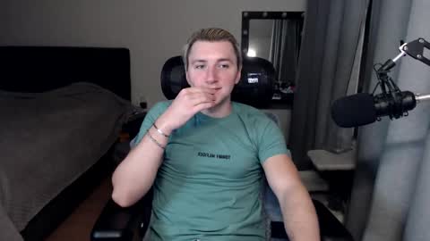 Elvin Vaenight online show from October 22, 2:01 am