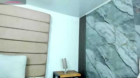 ely brown online show from April 12, 7:19 pm