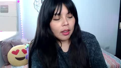 Snapshot of elymoon chatting on June 12, 7:35 pm Ely online show from June 12, 7:35 pm