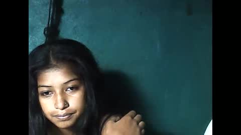 elynah195043 online show from May 19, 4:46 pm