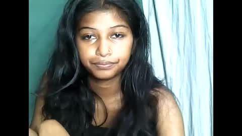 elynah195043 online show from May 25, 8:04 pm