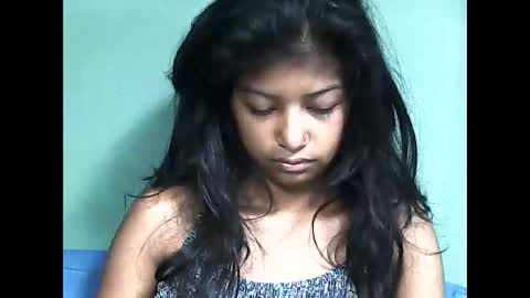 elynah195043 online show from June 2, 3:19 am