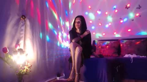 Elisa online show from May 31, 6:04 pm