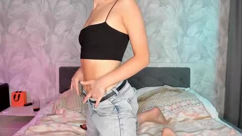 Elysia online show from September 13, 9:25 pm