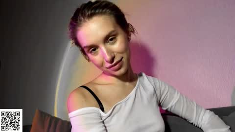 Elysia online show from October 20, 9:48 pm