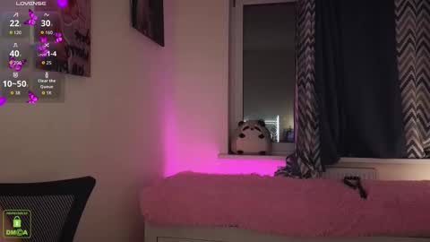 Em1l1a online show from October 13, 8:09 pm