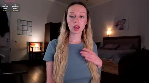 Emilie online show from February 20, 8:20 pm