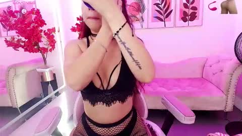 Ema louisx  online show from March 5, 12:23 pm