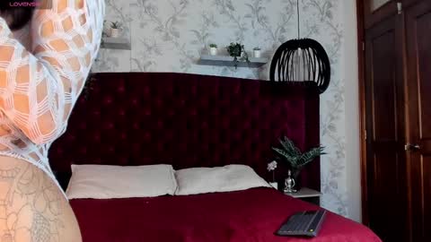 Ema  online show from September 8, 8:41 pm