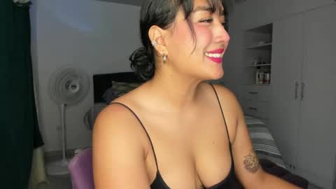 Snapshot of ema_saenz chatting on April 15, 1:12 am Ema online show from April 15, 1:12 am