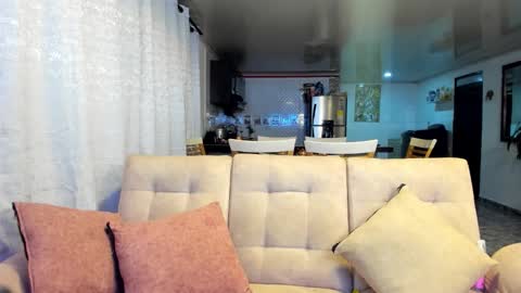 Snapshot of emandsam chatting on January 18, 1:53 am EmyandSam online show from January 18, 1:53 am