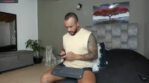 Snapshot of emanuelspencer chatting on January 27, 7:03 pm emanuelspencer online show from January 27, 7:03 pm