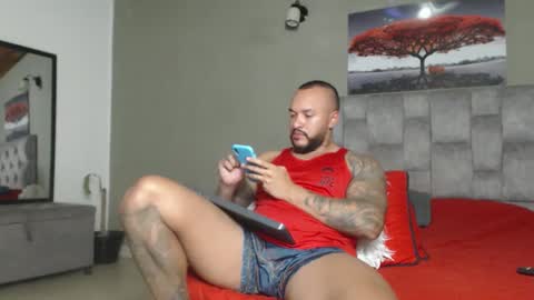 Snapshot of emanuelspencer chatting on January 13, 10:59 pm emanuelspencer online show from January 13, 10:59 pm