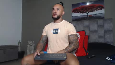 Snapshot of emanuelspencer chatting on February 4, 10:32 am emanuelspencer online show from February 4, 10:32 am