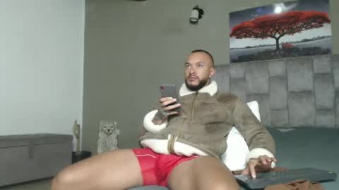 Snapshot of emanuelspencer chatting on February 10, 11:47 am emanuelspencer online show from February 10, 11:47 am