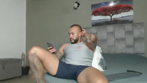 Snapshot of emanuelspencer chatting on February 21, 8:15 am emanuelspencer online show from February 21, 8:15 am