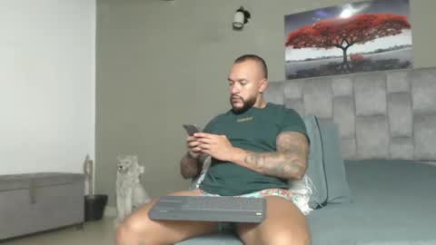 Snapshot of emanuelspencer chatting on February 22, 5:40 am emanuelspencer online show from February 22, 5:40 am