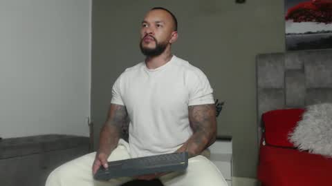 Snapshot of emanuelspencer chatting on March 2, 5:08 am emanuelspencer online show from March 2, 5:08 am