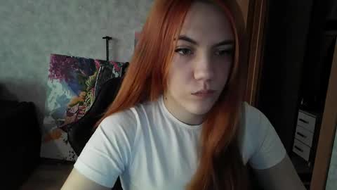 Snapshot of ember__fox chatting on March 29, 1:44 pm ember__fox online show from March 29, 1:44 pm
