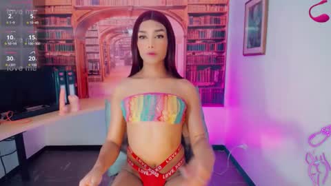 Snapshot of emeli_roushot chatting on February 4, 11:16 am Emeli online show from February 4, 11:16 am