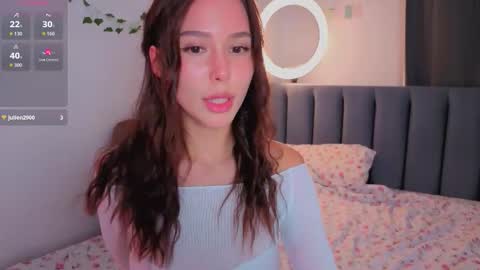 Snapshot of emelia_fox chatting on September 17, 10:44 pm Emmy the sly little fox HTP is open an unforgettable show awaits you. I undress in private online show from September 17, 10:44 pm