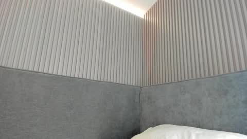 emelie_89 online show from November 13, 10:25 am