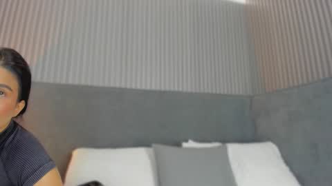 emelie_89 online show from February 17, 11:40 am