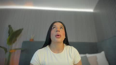 emelie_89 online show from March 5, 11:39 am