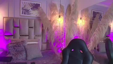 Snapshot of emelie_ch_ chatting on January 18, 12:35 am Emily  online show from January 18, 12:35 am