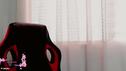 emely_peyton online show from October 18, 1:56 pm