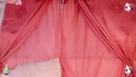 Snapshot of emely_rous chatting on December 13, 10:51 am Emely Rous online show from December 13, 10:51 am