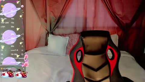 Snapshot of emely_rous chatting on December 28, 11:19 am Emely Rous online show from December 28, 11:19 am