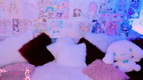 Snapshot of emely_rous chatting on October 9, 9:07 am Emely Rous online show from October 9, 9:07 am