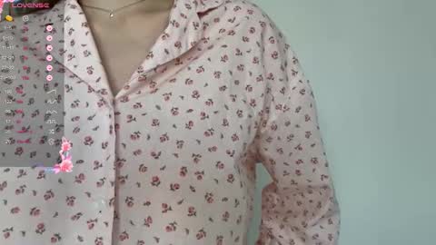 Snapshot of emeraldcotton chatting on November 30, 9:35 am Gily online show from November 30, 9:35 am