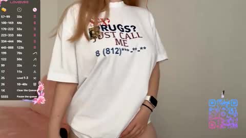 Snapshot of emeraldcotton chatting on February 12, 6:19 am Gily online show from February 12, 6:19 am