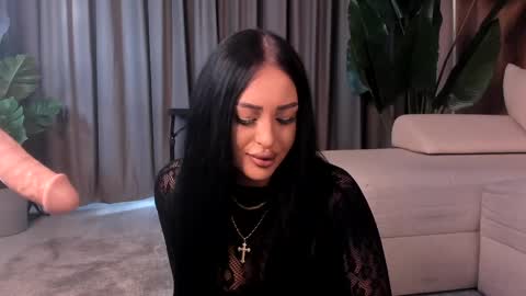 Snapshot of emeraldkat chatting on April 7, 2:28 pm Emerald online show from April 7, 2:28 pm