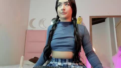 esmerald online show from July 1, 12:56 am