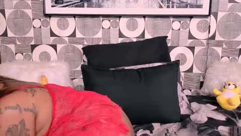 Snapshot of emeraldspark chatting on September 23, 6:49 am emerald online show from September 23, 6:49 am