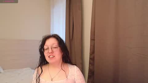 Snapshot of emi_gooflord chatting on March 1, 6:46 am Emi online show from March 1, 6:46 am