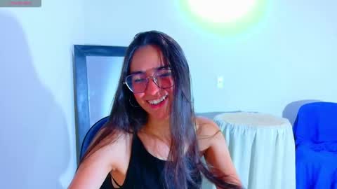 Snapshot of emi_roberts chatting on October 21, 3:51 am Emmily Roberts online show from October 21, 3:51 am