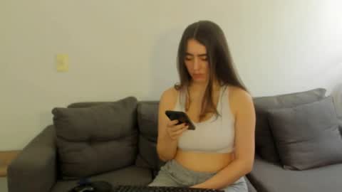 emi_royse online show from February 27, 5:46 pm