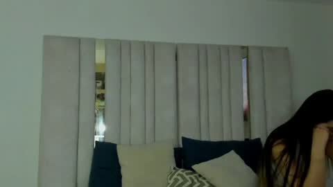 Snapshot of emi_royse chatting on May 20, 11:22 pm emi_royse online show from May 20, 11:22 pm