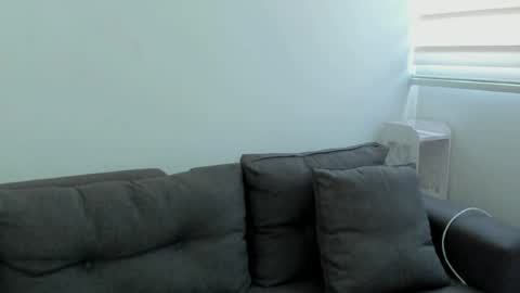 Snapshot of emi_royse chatting on June 24, 7:24 pm emi_royse online show from June 24, 7:24 pm