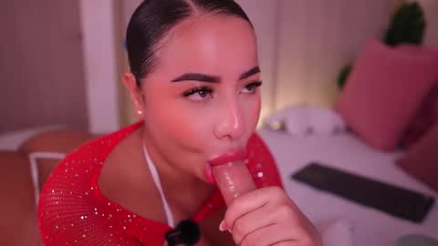    online show from November 15, 4:25 pm