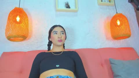 Emily online show from November 5, 12:05 pm